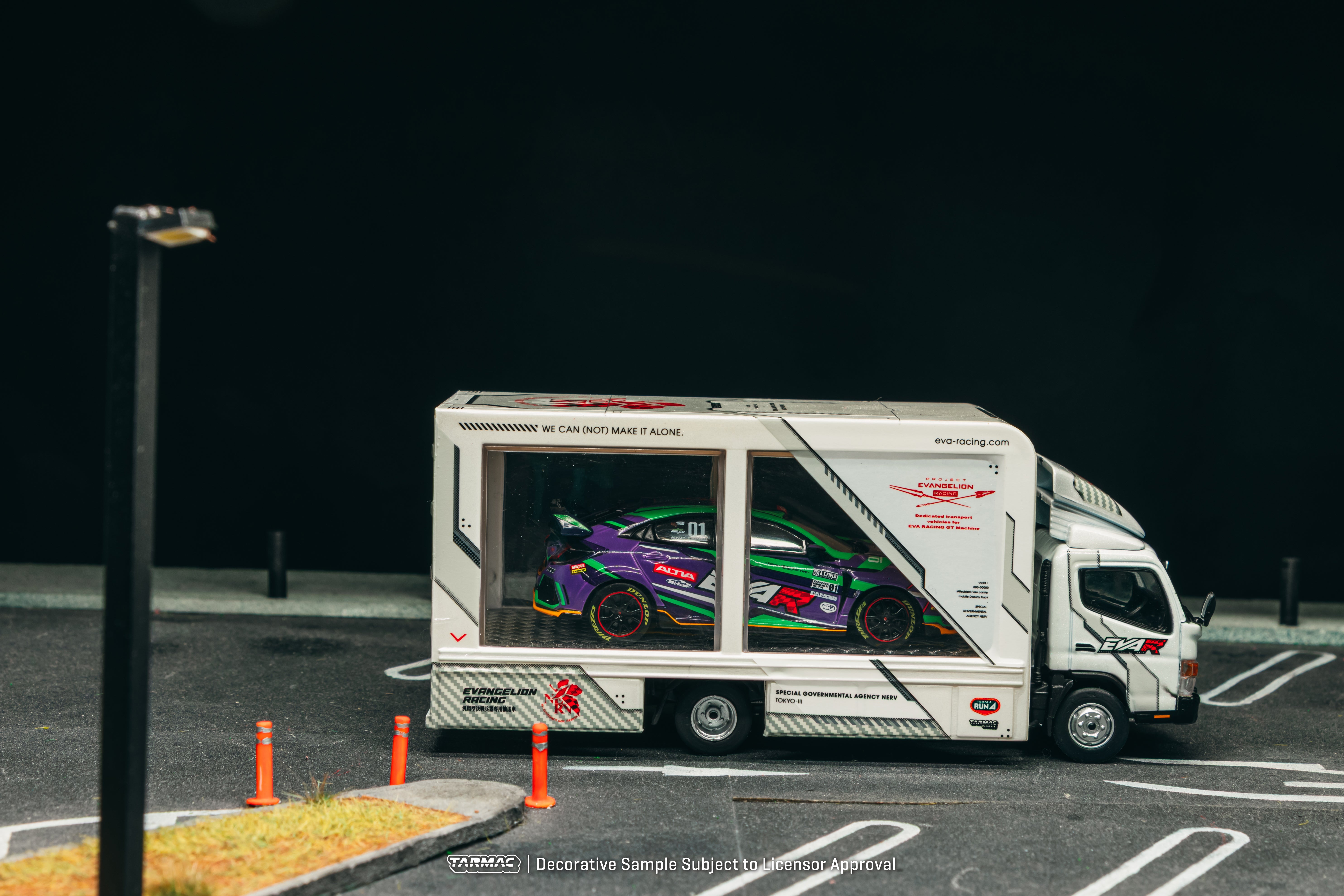 Tarmac Works 1:64 Mitsubishi Fuso Canter EVA Racing (T64T-TL002