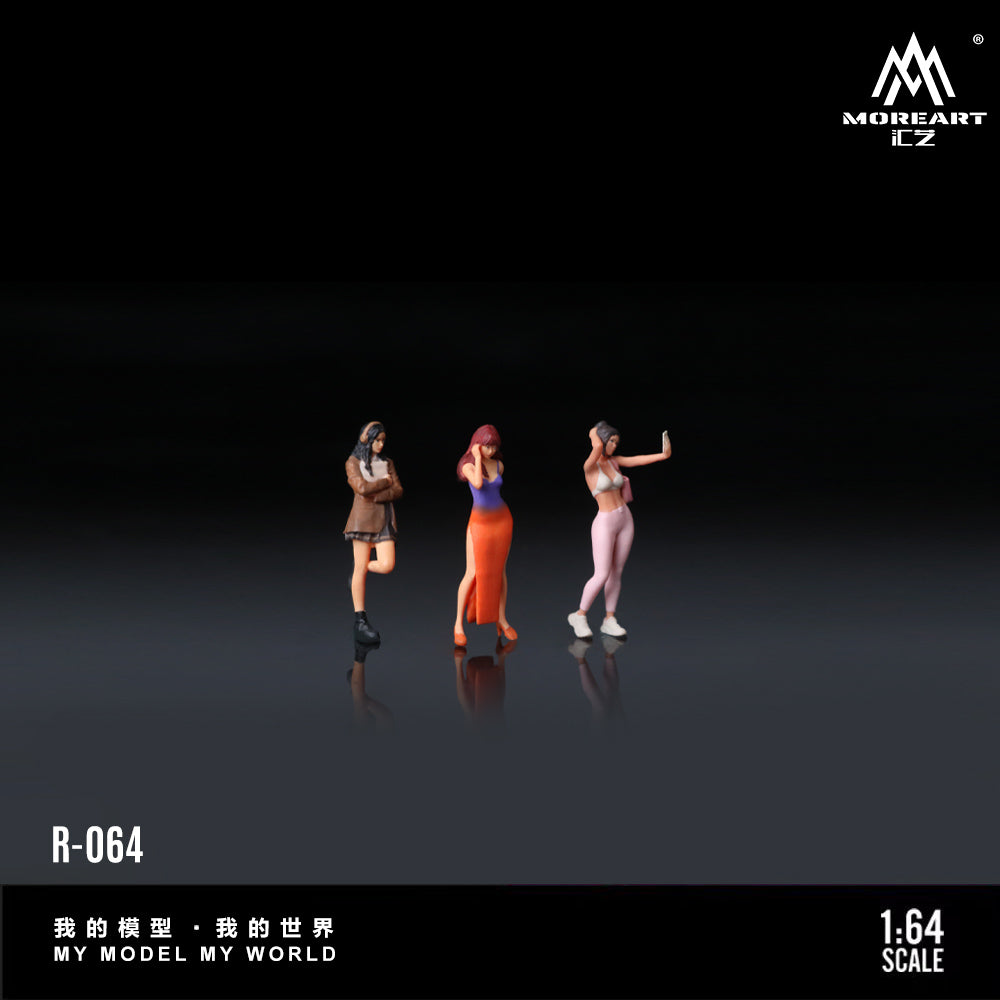 MoreArt1:64 Beautiful and Beautiful Girl Doll Set Simulation Resin Model