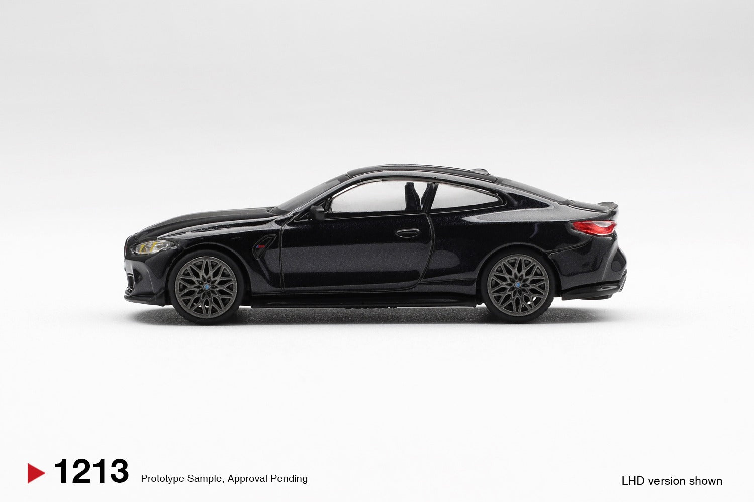 MINIGT 1/64 BMW M4 CS  Black Sapphire