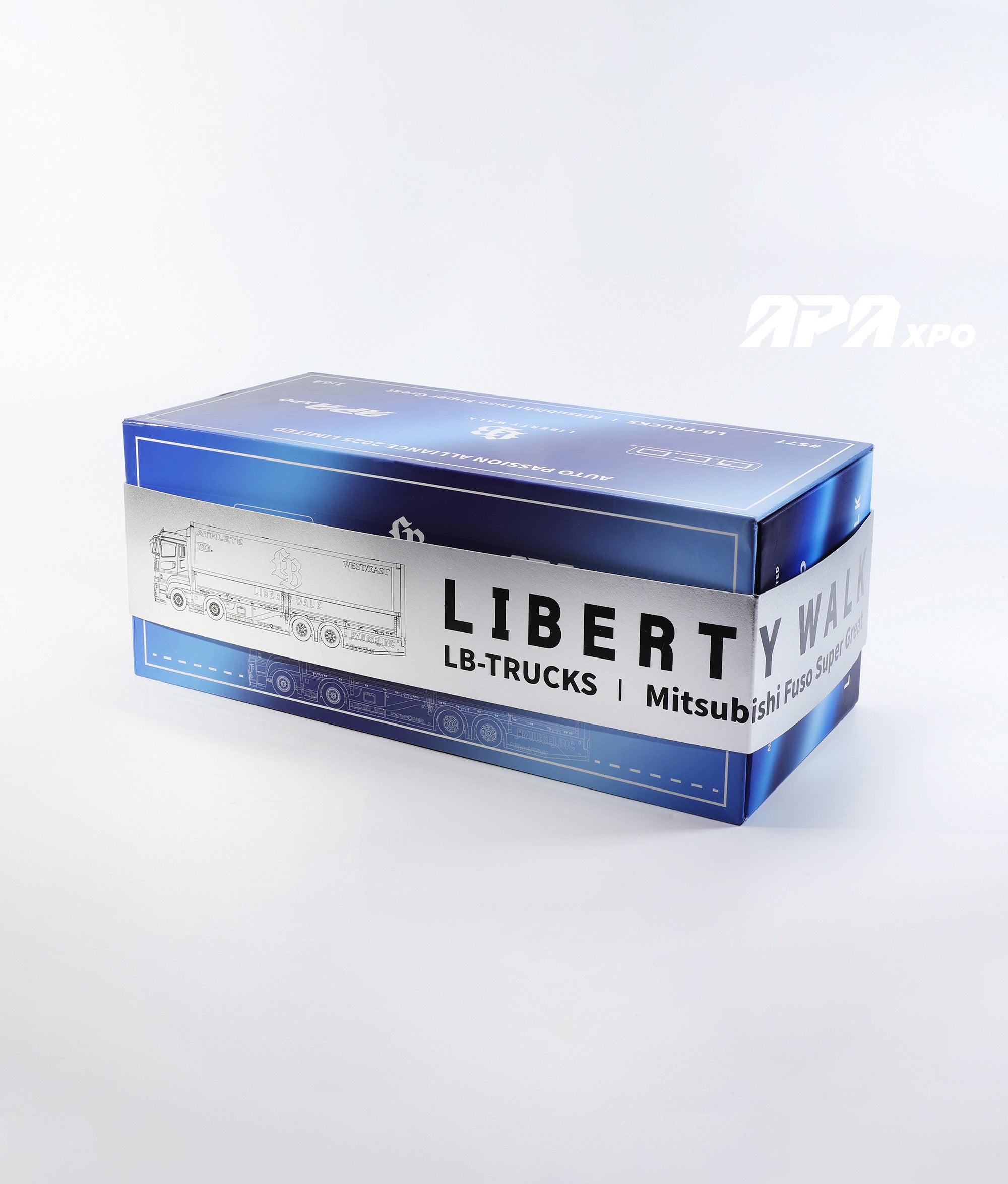 GCD 1:64 Mitsubishi Fuso Super Great Transport LBWK APA xpo