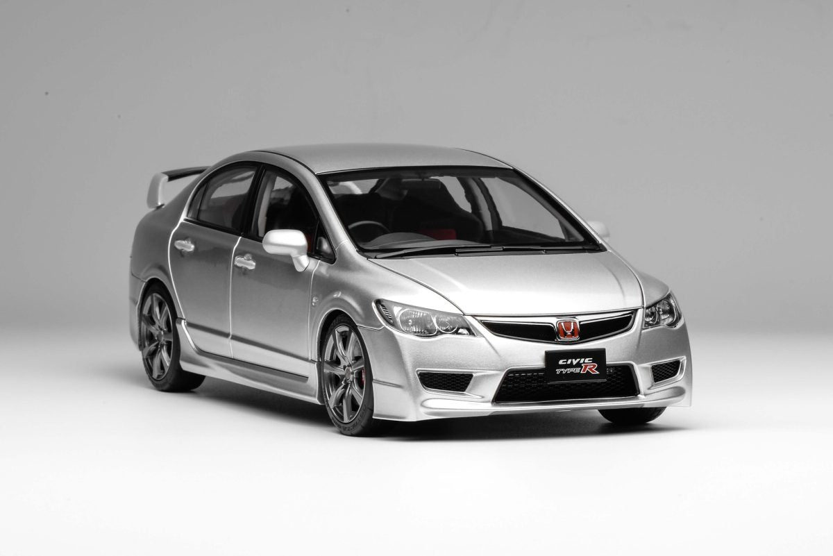 1/18 Honda Civic Type R (FD2) 2007 Platinum Metallic Silver – MOTORHELIX