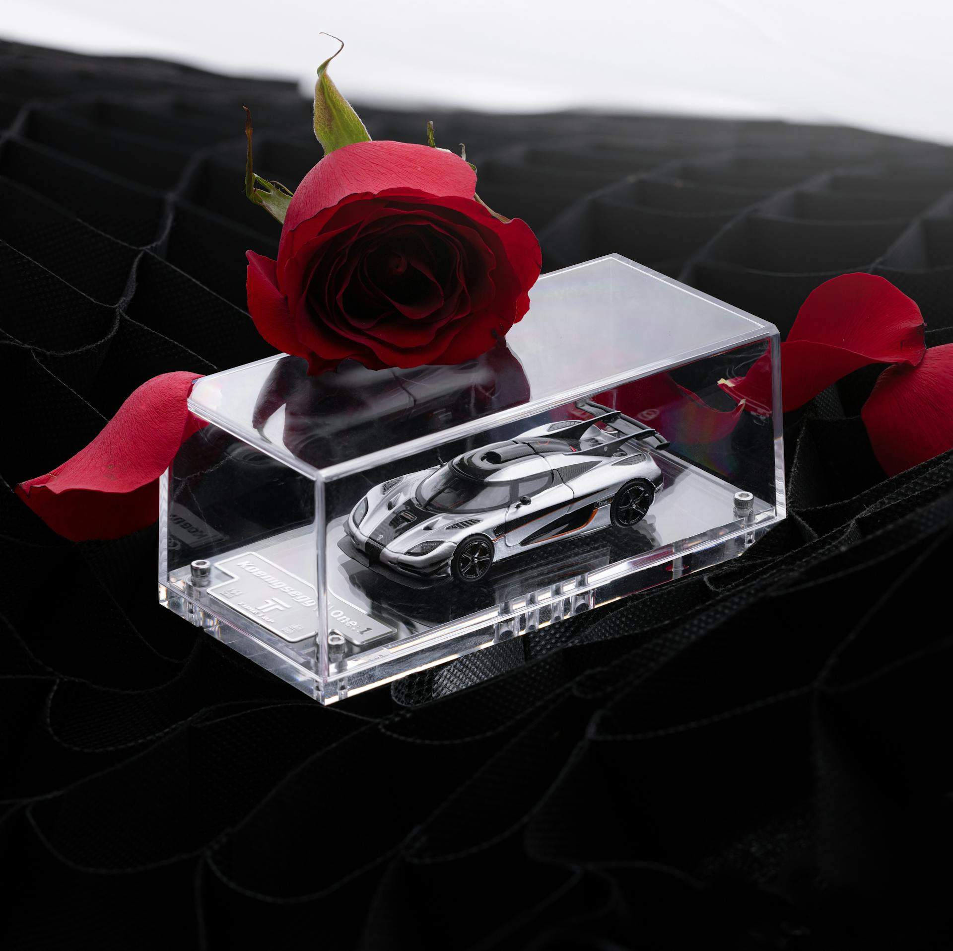 TIME TOP 1:64 KOENIGSEGG ONE1 SILVER