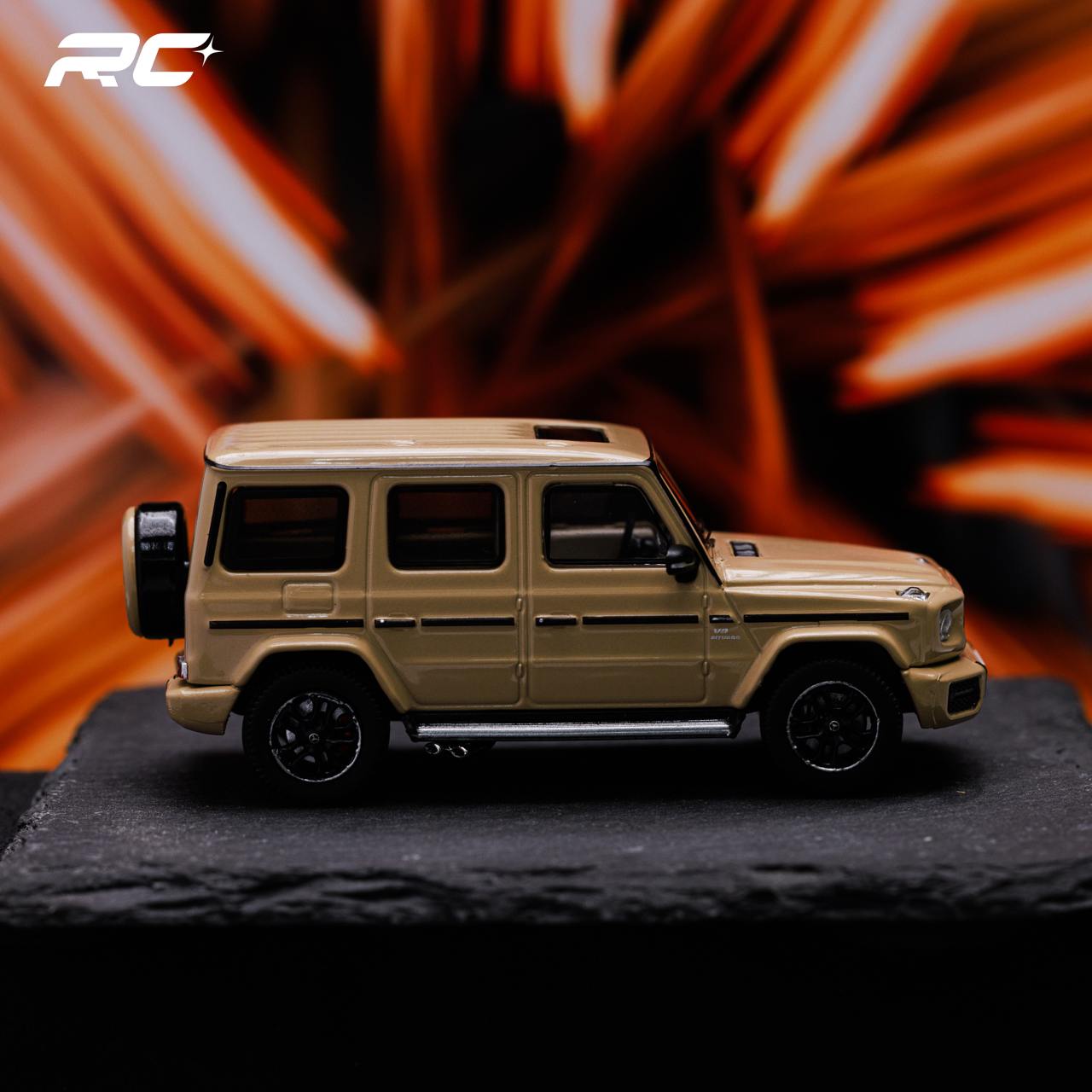 Tarmac Works 1/64 Mercedes-AMG G 63 Brown - ROAD64