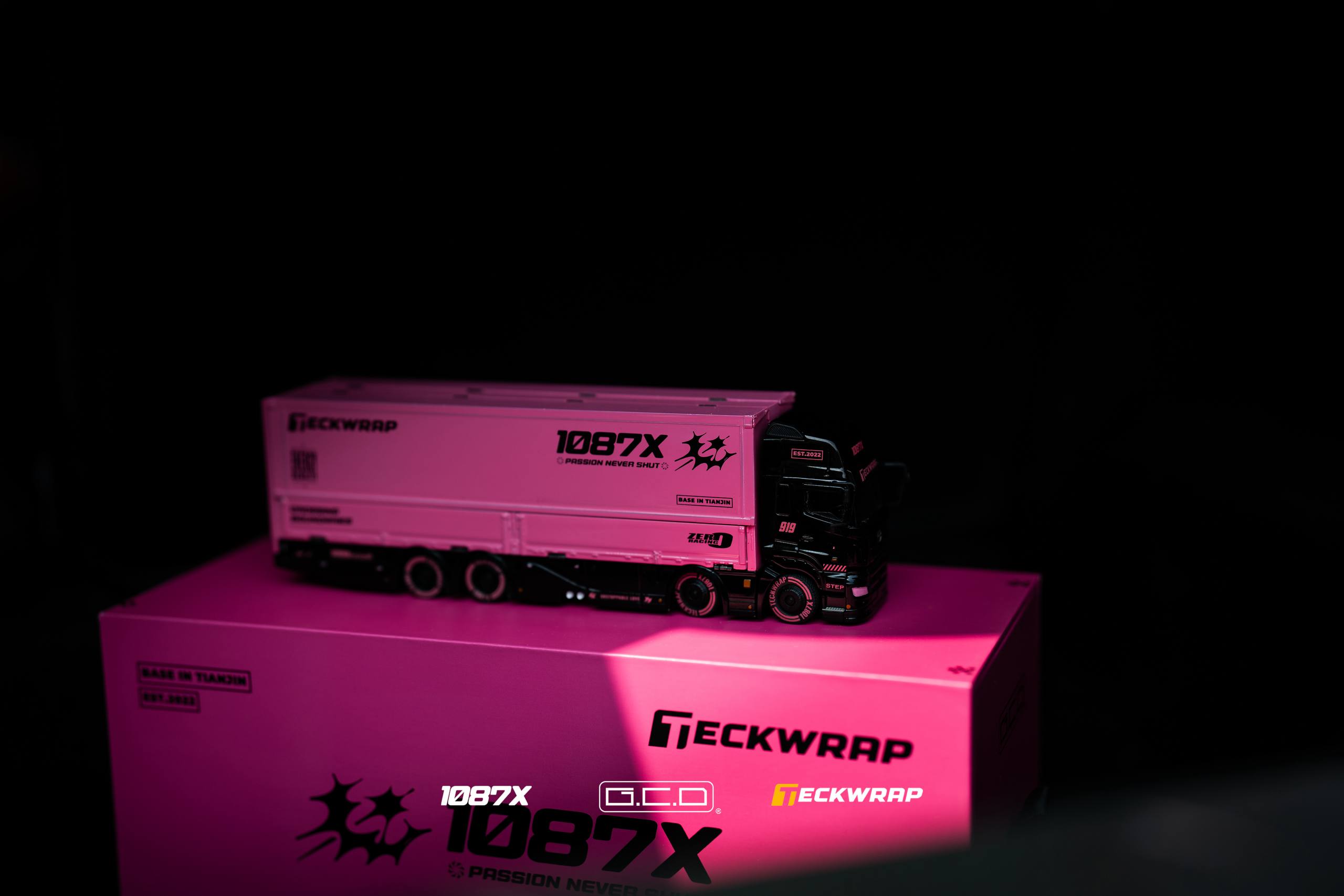 GCD 1/64 HINO700  (1087X  livery with Dual-Licensed)